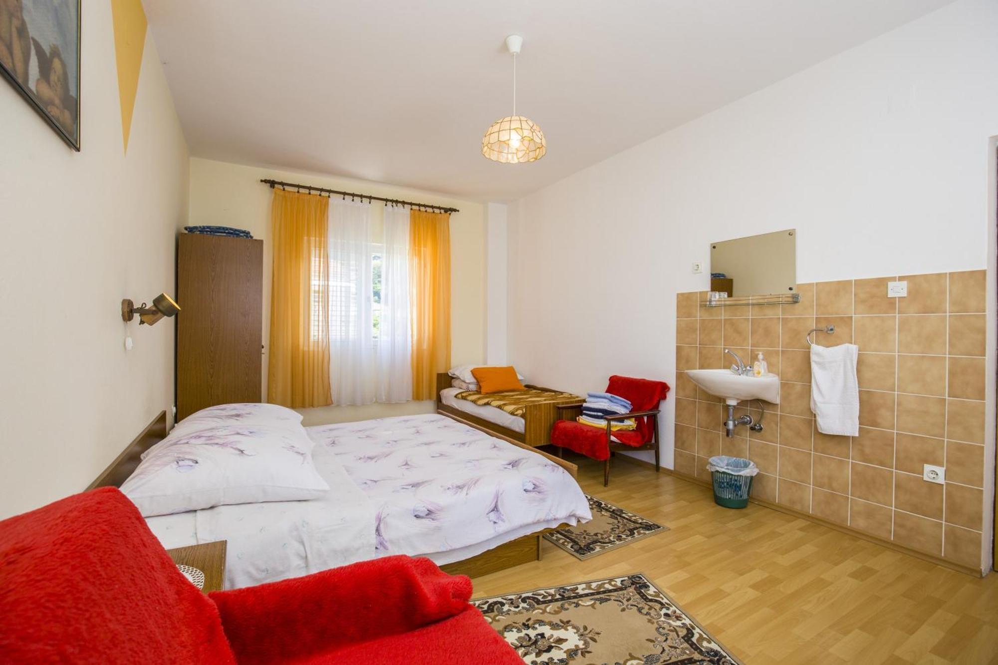 Rooms Padovan Banjol Εξωτερικό φωτογραφία